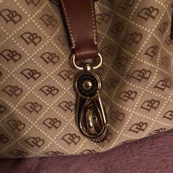Large beautiful spacious Dooney & Bourke hobo bag. - Picture 3 of 8